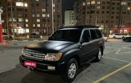 Toyota Land Cruiser 100 рестайлинг 2, 2004 год, 1 900 000 рублей, 1 фотография