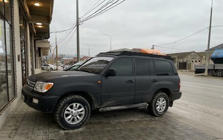 Toyota Land Cruiser 100 рестайлинг 2, 2004 год, 1 900 000 рублей, 8 фотография