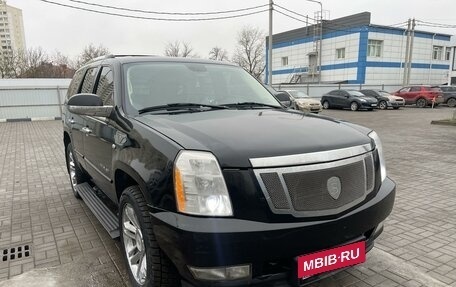 Cadillac Escalade III, 2007 год, 1 990 000 рублей, 9 фотография