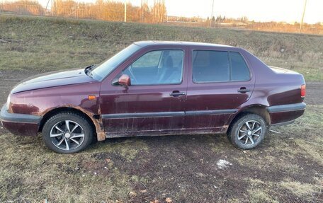 Volkswagen Vento, 1992 год, 162 000 рублей, 1 фотография