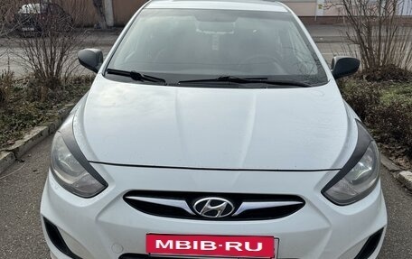 Hyundai Solaris II рестайлинг, 2013 год, 800 000 рублей, 8 фотография