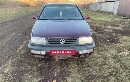 Volkswagen Vento, 1992 год, 162 000 рублей, 2 фотография