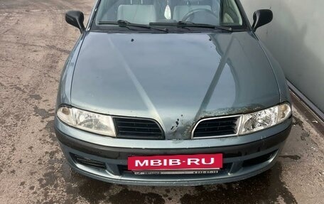 Mitsubishi Carisma I, 2001 год, 205 000 рублей, 2 фотография