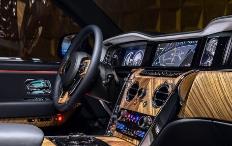 Rolls-Royce Cullinan, 2025 год, 73 399 000 рублей, 13 фотография