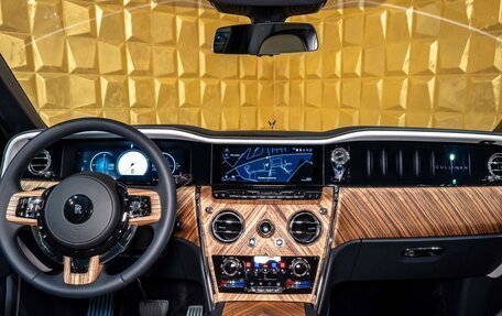 Rolls-Royce Cullinan, 2025 год, 73 399 000 рублей, 17 фотография