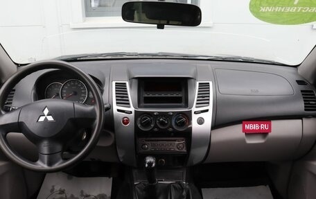 Mitsubishi Pajero Sport II рестайлинг, 2012 год, 1 418 000 рублей, 13 фотография