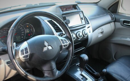 Mitsubishi Pajero Sport II рестайлинг, 2014 год, 1 735 000 рублей, 14 фотография