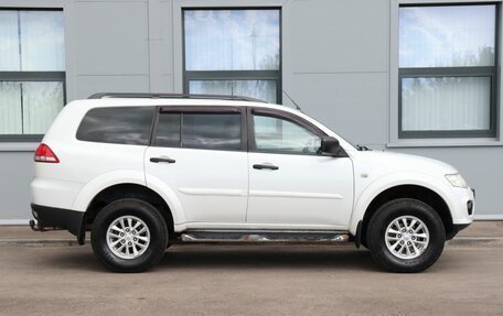 Mitsubishi Pajero Sport II рестайлинг, 2014 год, 1 683 000 рублей, 4 фотография