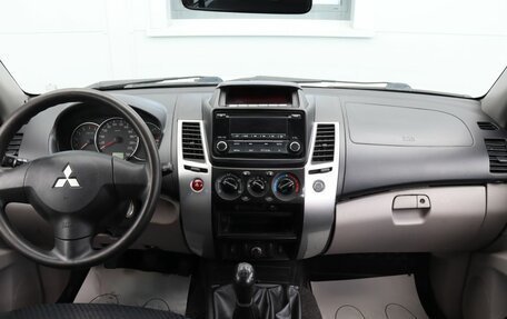 Mitsubishi Pajero Sport II рестайлинг, 2014 год, 1 683 000 рублей, 14 фотография