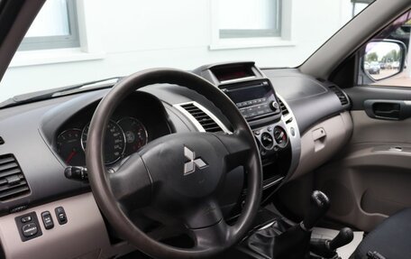 Mitsubishi Pajero Sport II рестайлинг, 2014 год, 1 683 000 рублей, 16 фотография