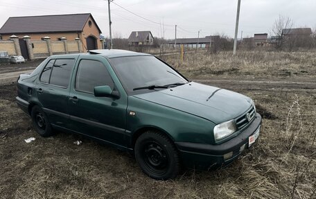 Volkswagen Vento, 1995 год, 190 000 рублей, 2 фотография