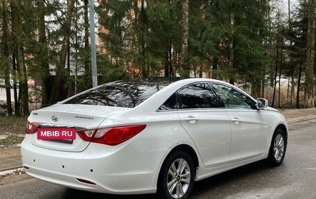 Hyundai Sonata VI, 2011 год, 830 000 рублей, 4 фотография