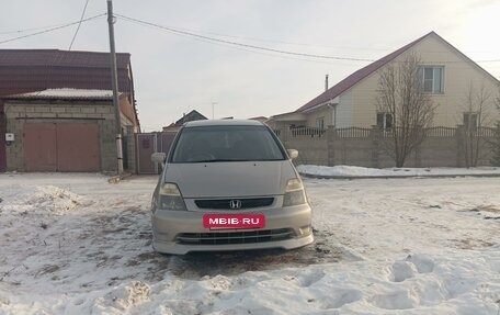 Honda Stream I рестайлинг, 2001 год, 550 000 рублей, 3 фотография