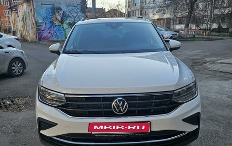 Volkswagen Tiguan II, 2021 год, 3 000 000 рублей, 2 фотография