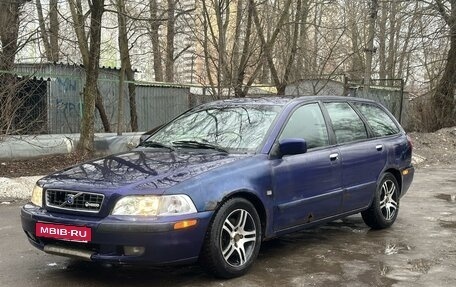 Volvo V40 I, 2002 год, 275 000 рублей, 1 фотография