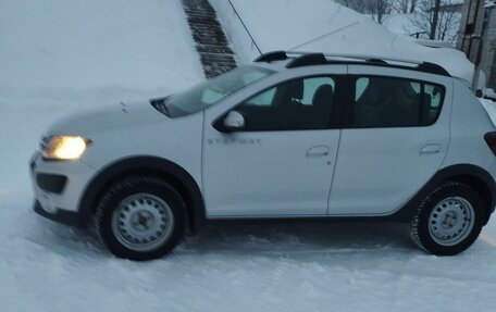 Renault Sandero II рестайлинг, 2018 год, 1 200 000 рублей, 3 фотография