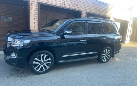 Toyota Land Cruiser 200, 2019 год, 7 850 000 рублей, 3 фотография