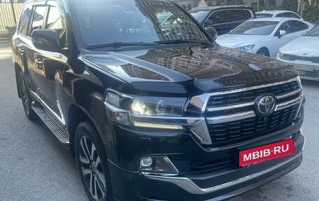 Toyota Land Cruiser 200, 2019 год, 7 850 000 рублей, 2 фотография