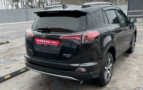 Toyota RAV4, 2015 год, 2 600 000 рублей, 3 фотография