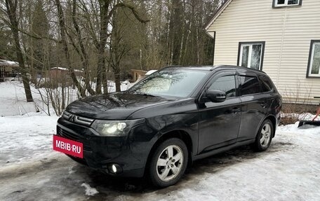 Mitsubishi Outlander III рестайлинг 3, 2013 год, 1 485 000 рублей, 7 фотография