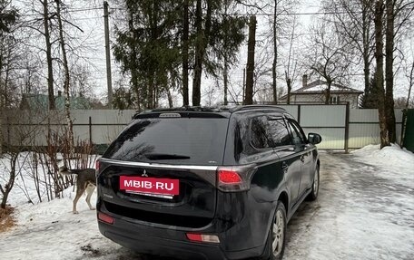 Mitsubishi Outlander III рестайлинг 3, 2013 год, 1 485 000 рублей, 3 фотография