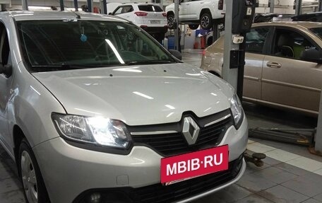 Renault Logan II, 2014 год, 700 000 рублей, 2 фотография