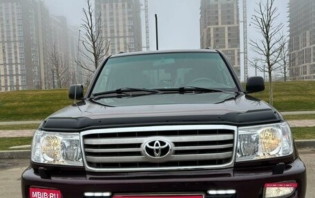 Toyota Land Cruiser 100 рестайлинг 2, 2005 год, 3 500 000 рублей, 1 фотография