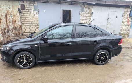 Volkswagen Polo VI (EU Market), 2013 год, 800 000 рублей, 2 фотография