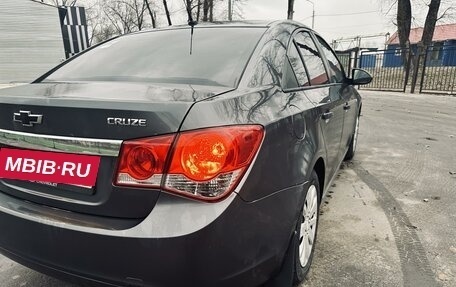 Chevrolet Cruze II, 2010 год, 680 000 рублей, 7 фотография