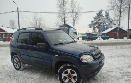 Chevrolet Niva I рестайлинг, 2018 год, 890 000 рублей, 5 фотография