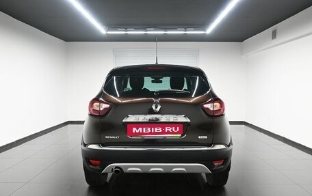 Renault Kaptur I рестайлинг, 2018 год, 1 795 000 рублей, 4 фотография