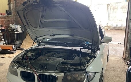 BMW 1 серия, 2010 год, 830 000 рублей, 2 фотография