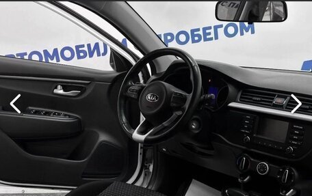 KIA Rio IV, 2018 год, 1 550 000 рублей, 4 фотография