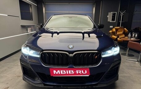 BMW 5 серия, 2018 год, 3 849 817 рублей, 2 фотография