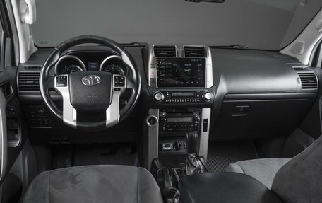 Toyota Land Cruiser Prado 150 рестайлинг 2, 2013 год, 3 649 000 рублей, 6 фотография