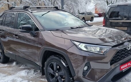 Toyota RAV4, 2021 год, 3 950 000 рублей, 4 фотография