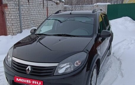 Renault Sandero I, 2014 год, 900 000 рублей, 2 фотография