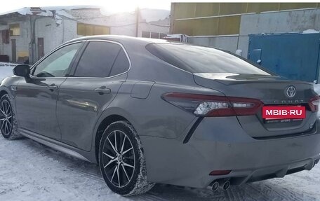 Toyota Camry, 2022 год, 4 400 000 рублей, 4 фотография