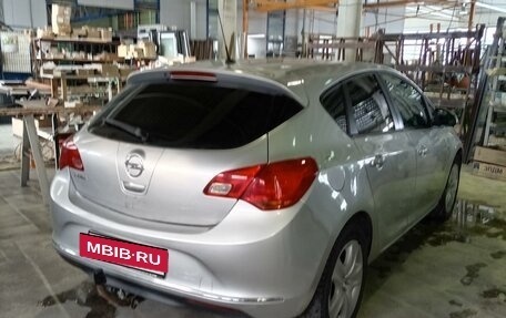 Opel Astra J, 2013 год, 700 000 рублей, 15 фотография