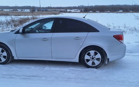 Chevrolet Cruze II, 2011 год, 900 000 рублей, 2 фотография