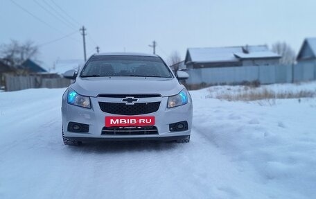 Chevrolet Cruze II, 2011 год, 900 000 рублей, 4 фотография