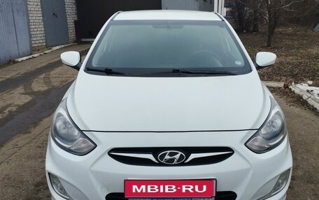 Hyundai Solaris II рестайлинг, 2011 год, 725 000 рублей, 1 фотография