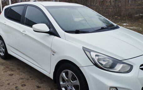 Hyundai Solaris II рестайлинг, 2011 год, 725 000 рублей, 3 фотография