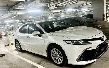 Toyota Camry, 2022 год, 3 990 000 рублей, 4 фотография