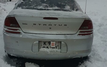 Dodge Stratus II, 2001 год, 300 000 рублей, 1 фотография