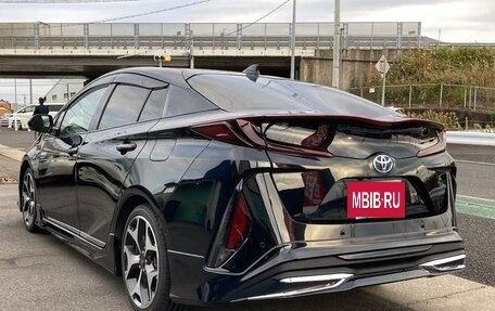 Toyota Prius IV XW50, 2022 год, 2 089 000 рублей, 4 фотография