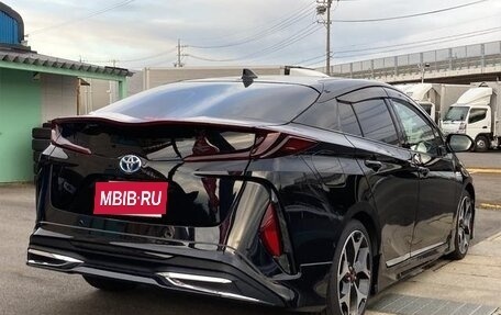 Toyota Prius IV XW50, 2022 год, 2 089 000 рублей, 6 фотография