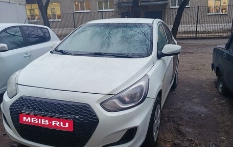 Hyundai Solaris II рестайлинг, 2014 год, 580 000 рублей, 3 фотография