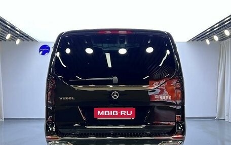 Mercedes-Benz V-Класс, 2021 год, 7 730 000 рублей, 3 фотография