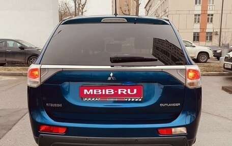 Mitsubishi Outlander III рестайлинг 3, 2013 год, 1 860 000 рублей, 7 фотография